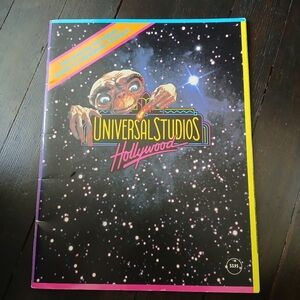 Universal Studios Hollywood ET Offical Guide Book Brochure 1992